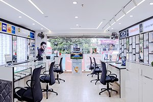 Best optical shop in Trivandrum